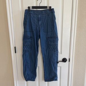 American Eagle Women’s Baggy Jogger. Size 4 blue color. Like new!